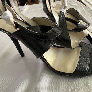 Elegant Black Snakeskin Women's Heels